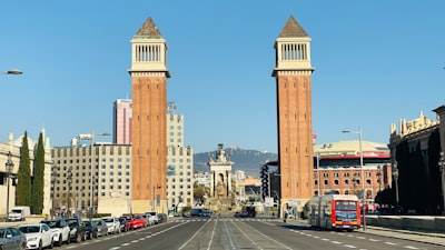 Comparativa empresa de software en Barcelona vs. desarrollo interno