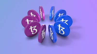 Tokens repetidos revelan disociación entre representaciones y salidas