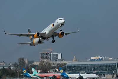 Empresas europeas avanzan con pilotos de IA a pesar de las dudas sobre rentabilidad