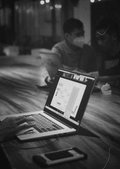 Cómo reducir la carga de trabajo con automatización