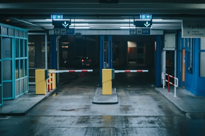 Metodología verificable para restringir la auto-mejora de agentes