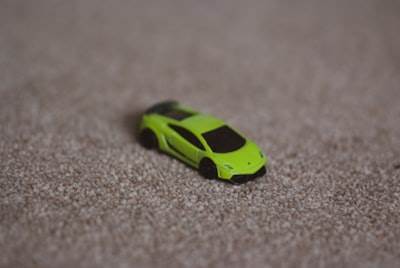 Optimizando modelos de IA para velocidad, costos y sostenibilidad.