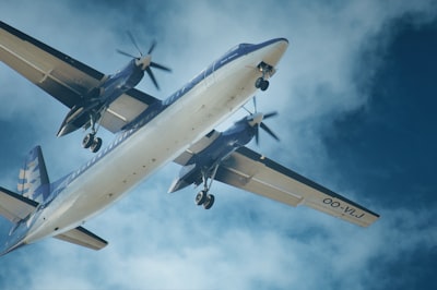 Investigadores emiten energía desde un avión en movimiento