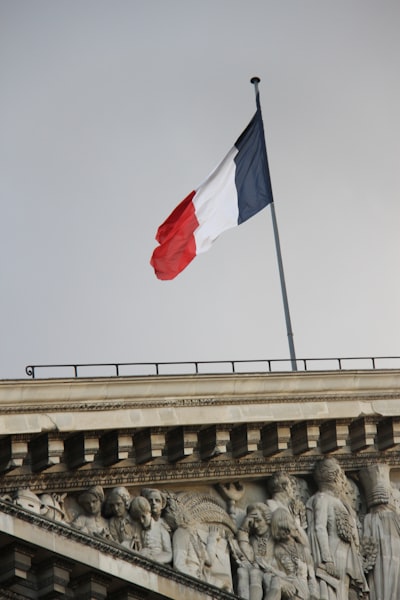 Los legisladores franceses prohíben redes sociales menores de 15 años