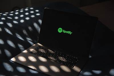 Construyendo el "Spotify Wrapped" de Product Hunt: Un Sprint Técnico de 48 horas para Mapear la Economía del Creador