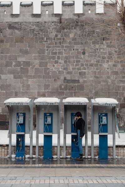 Ahorro de costos con automatización telefónica en empresas españolas en 2024