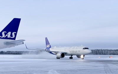 El impacto de la IA en las aerolíneas durante la ola de frío.