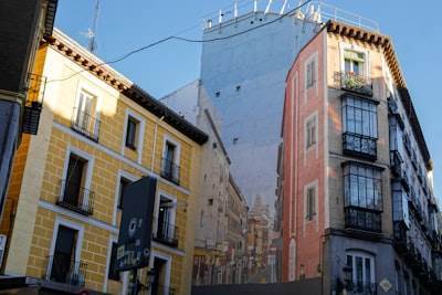 Comparación: proveedor de software asequible en Barcelona vs Rival caro: ¿Quién gana?