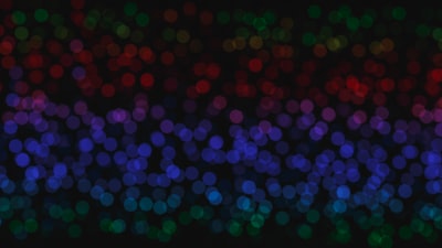 Segmentation of densely overlapping cell instances through collaborative staining aware of contiguity