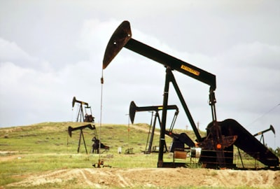 Producción de petróleo crudo de EE. UU. alcanzará su máximo en 2025 y luego declinará