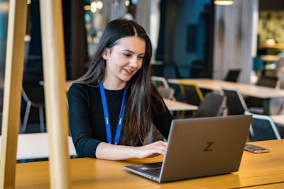Por qué elegir Q2BSTUDIO para tu portal de empleados