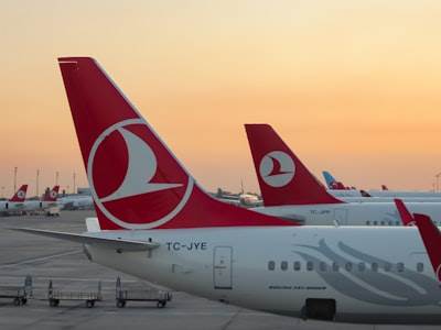 ¿Turkish Airlines ofrece descuentos para personas mayores?