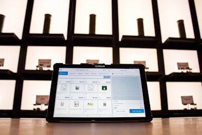 ¿El software web personalizado mejora la eficiencia energética empresarial?