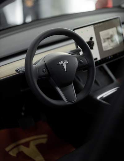 Antiguo gerente de producto de Tesla: chip para bienes de lujo imposible de falsificar