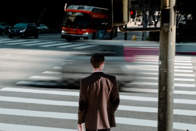 Beneficios de contratar un agente autónomo para el crecimiento empresarial