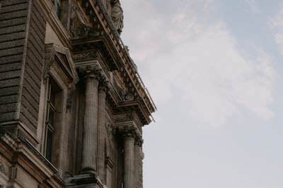 "Alerta Banco de Inglaterra: La burbuja en acciones por AI puede alcanzar el pico del año 2000 de internet"