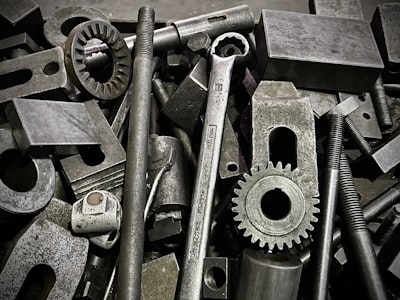 ¿Con qué frecuencia se actualiza la automatización de flujos de trabajo de proveedores para seguridad?