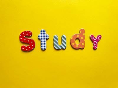 Mejores aplicaciones y herramientas estudiantiles que cada estudiante necesita en 2025
Este título modificado para SEO transmite el mismo mensaje del texto original, pero lo hace de manera más concis