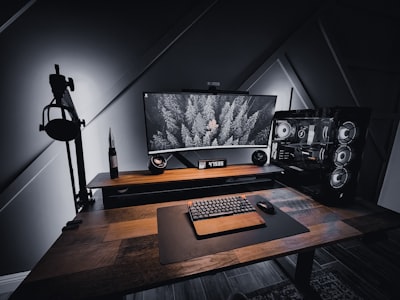 El case de madera y cristal que roba miradas en Computex