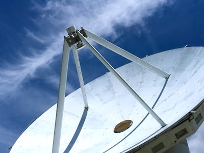 Solución de conectividad remota mediante satélite.