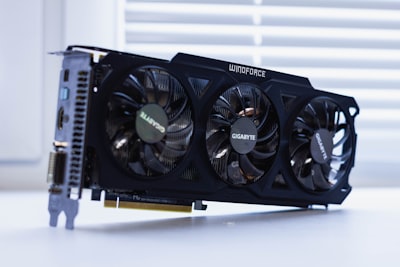 RDNA 4 baja un 9% y desafía a Nvidia en gama media