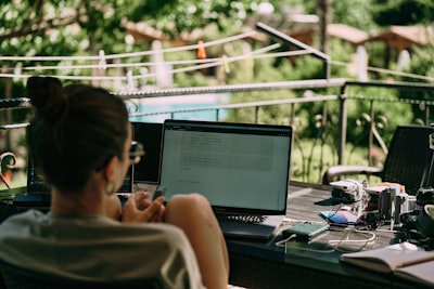 ¿Cómo la consultoría de software mejora la sostenibilidad del trabajo remoto?
