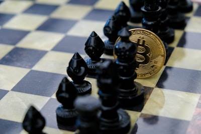 Las grandes empresas tecnológicas impulsan la innovación en IA, mercados de criptomonedas enfrentan volatilidad y aumentan preocupaciones sobre privacidad