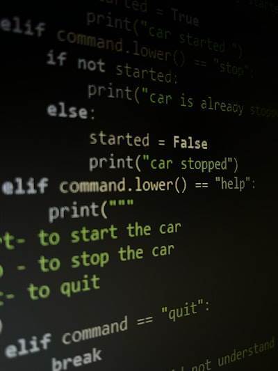 Automatizar mi empresa vs. contratar a un especialista en TI: ¿Cuál es la mejor opción?
