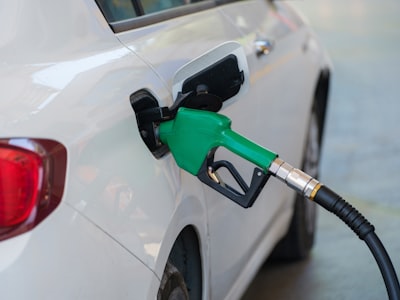 Cómo los autos híbridos minimizan el gasto en combustible