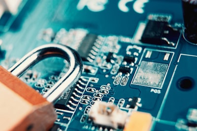 ¿Servicios de desarrollo tecnológico y regulaciones de protección de datos?