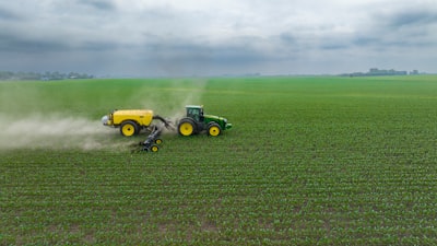 Aplicación de regresión neuro-simbólica en agricultura de precisión