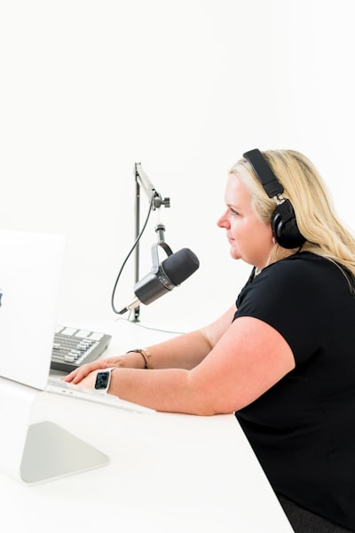 Mejoras en las voces comerciales de texto a voz con IA