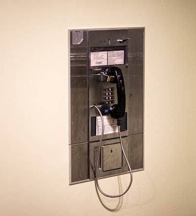 ¿Es necesario rediseñar los procesos del sistema telefónico de IA?