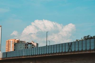 Elecciones Prácticas para Escalar la Infraestructura de IA en la Nube