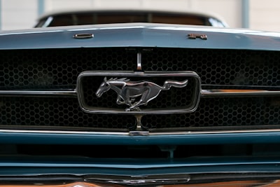 Un Mustang Mach-E de 3 años es $10,000 más económico que uno nuevo