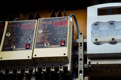 ¿Automatización de tableros eléctricos vs. tradicionales?