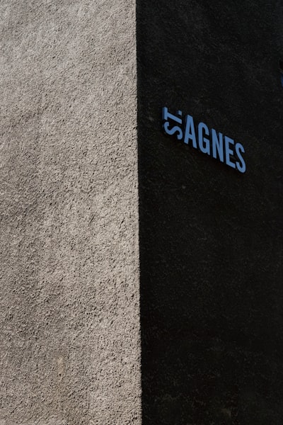 AGENTS.md + Claude Skills: cómo lograr que los agentes de IA sigan tu arquitectura