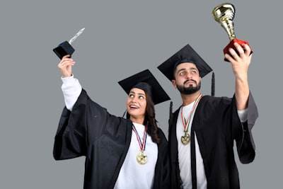 Diploma en Marketing Digital: Plan de estudios, tarifas, salario y universidades