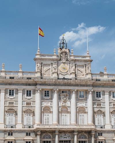 Precios reales de más de 50 proyectos en construcción en España.
