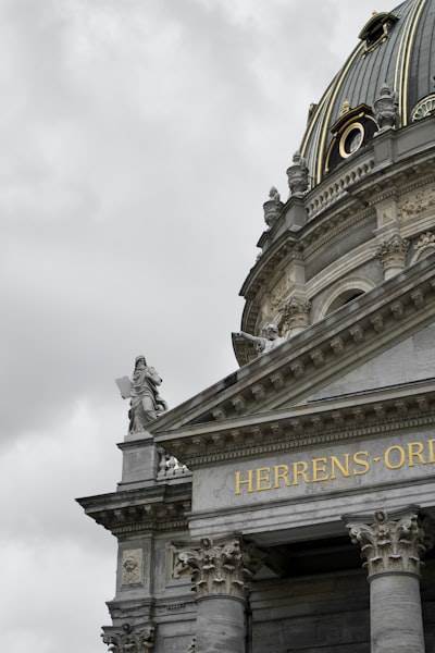 La corte halla a OpenAI culpable de infringir la ley de derechos de autor y ordena compensación