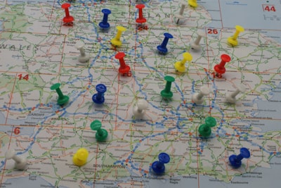 ¿Los MLLMs pueden dominar la planificación de rutas restringidas?