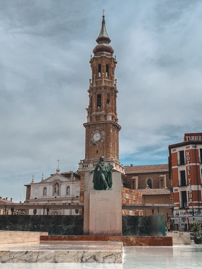 Solicitudes automatizadas de documentos de candidatos en Zaragoza