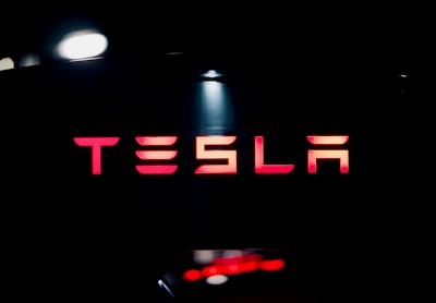 Tesla aumenta el crecimiento interanual, excluyendo las ventas de vehículos eléctricos