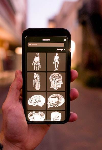 ¿Son compatibles las aplicaciones móviles personalizadas con la inteligencia artificial?