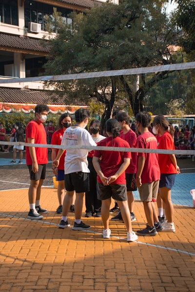 7 Atividades Físicas de Construção de Equipe para Melhorar a Colaboração