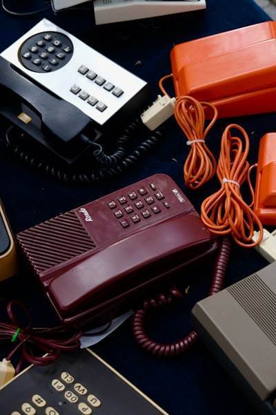 Guía definitiva para sistemas de atención telefónica automatizada: 5 pasos para mejorar la eficiencia y reducir costes en tus llamadas.