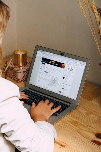 Top 17 websites to buy Yahoo accounts