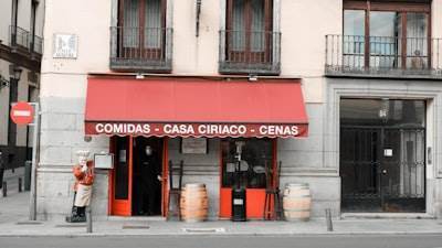 ¿Cómo mejorar el ROI con CRM personalizado en empresas de alimentación y bebidas en España?