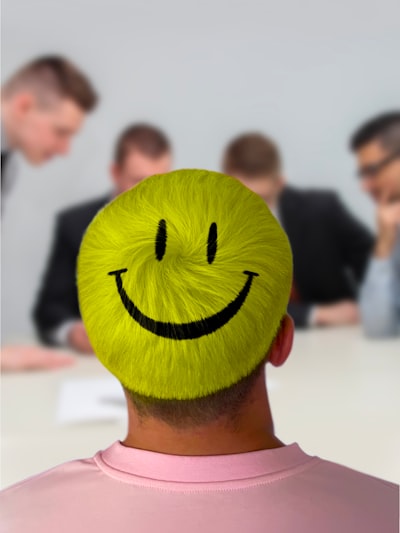 El impacto de los empleados de IA en la satisfacción del cliente.