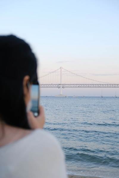 Costos reales de implementar IA para llamadas entrantes en España